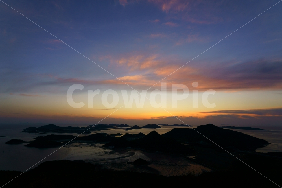 노을,야경,불새,구름,고군산,자연,풍경,nature,landscape,야경,밤,nightscape,night,outdoors,옥외,sky,하늘,dusk,황혼,sunset,일몰,red sky,붉은 하늘,dawn,새벽