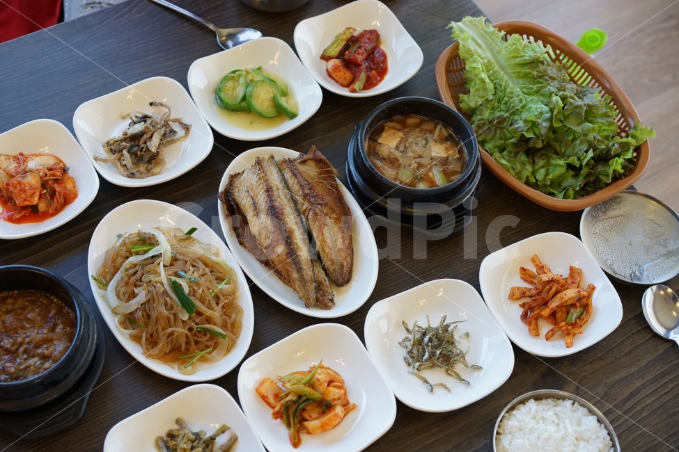 	한정식,한식,식사,푸드,음식,먹방,한상,우리음식,먹거리,반찬,상다리,한끼,외식,생선구이,잡채,음식,식재료,요리,food,cook,meal,dishes,food reserves,한식,한국음식,한국요리,korean food,korean dishes,korean meal,korean cook