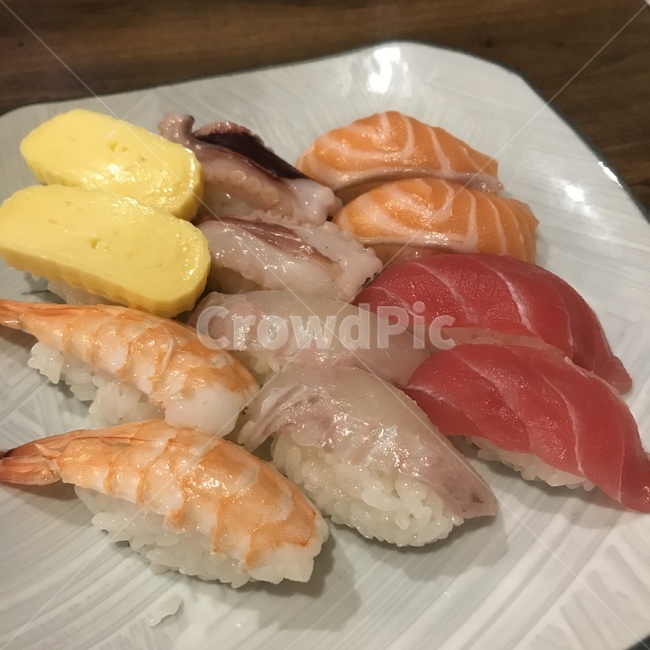 초밥,스시,일식,연어초밥,새우초밥,참치초밥,계란초밥,점심메뉴,식사,음식,식재료,요리,food,cook,meal,dishes,food reserves,일식,일본음식,일본요리,Japanese food,Japanese dishes,Japanese meal,Japanese cook