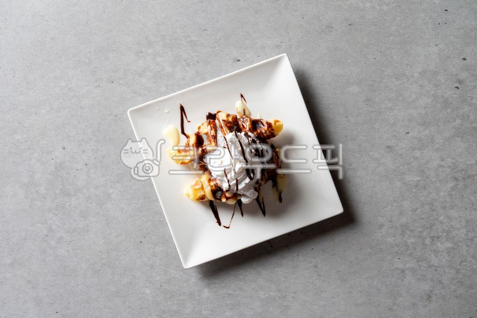 cafe,dessert,waffle,Choco,croissant,Condensed milk,Condensed milk chocolate crople