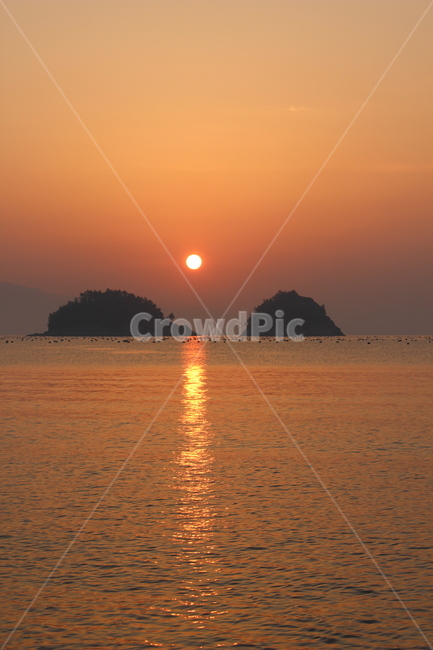노을,바다,해변,풍경,감성,섬,sunset,sea,beach,landscape,자연,풍경,nature,landscape,outdoors,옥외,dusk,황혼,일몰,sky,하늘,dawn,새벽,red sky,붉은 하늘,sunlight,햇빛