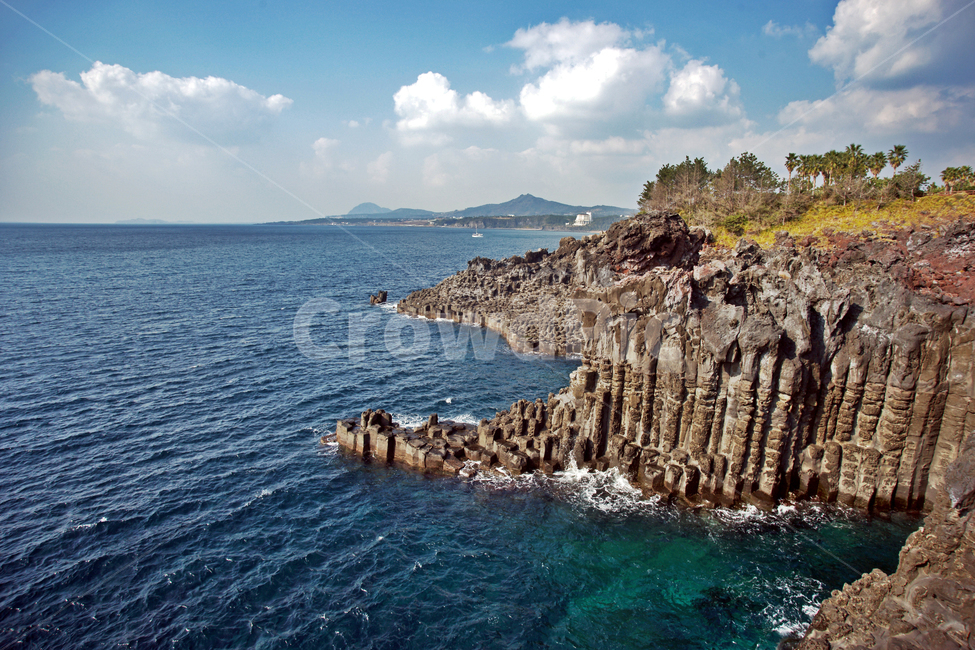 Jeju,Jisatgae Rock,Columnar joints,Jungmun,Jungmun Daepo Beach,lava,basalt,columnarjoint,trachybasalt,ocean,natural monument,Seogwipo