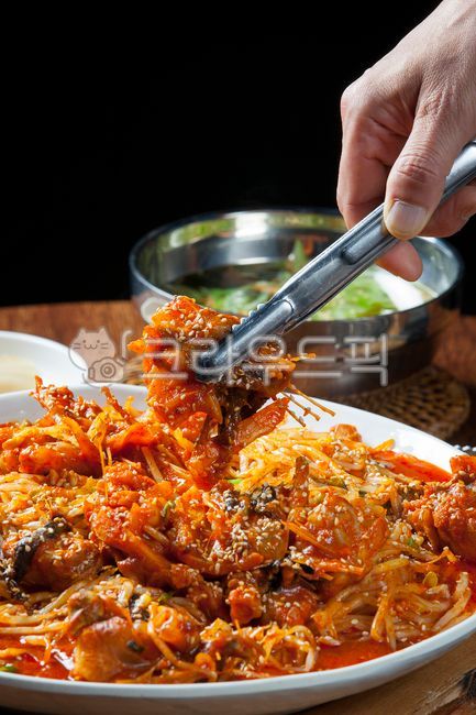 아구찜,해물,아구,아귀찜,아귀,해물찜,해산물,해물요리,찜,아구탕,아귀탕,양념,매운양념,양념소스,요리,해산물요리,생선,콩나물,고니,미더덕,음식점,식당,먹거리,맛집,야채,채소,해물음식점,해산물음식점,미나리,깨,참깨,접시,food,음식,식사,테이블,나무테이블,나무받침,라탄,집게,한국음식점,한국전통음식,해물음식,해산물음식,음식,식재료,요리,food,cook,meal,dishes,food reserves