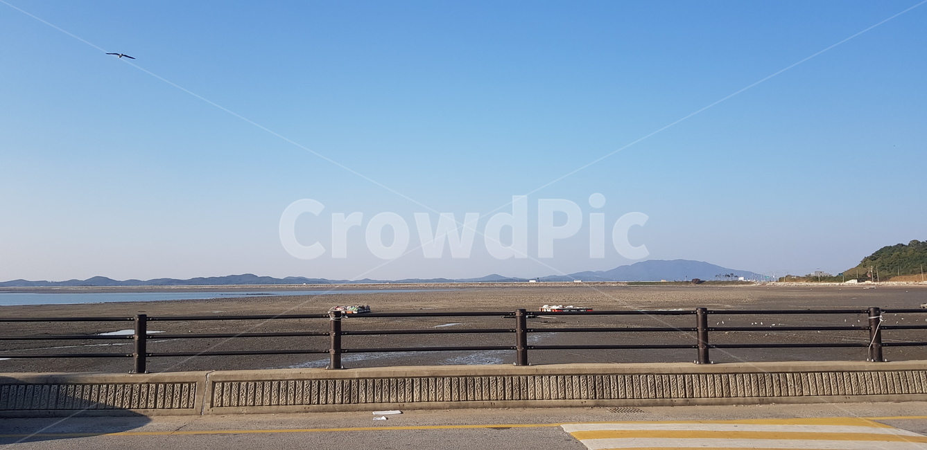 road,도로,하늘,sky,난간,guardrail