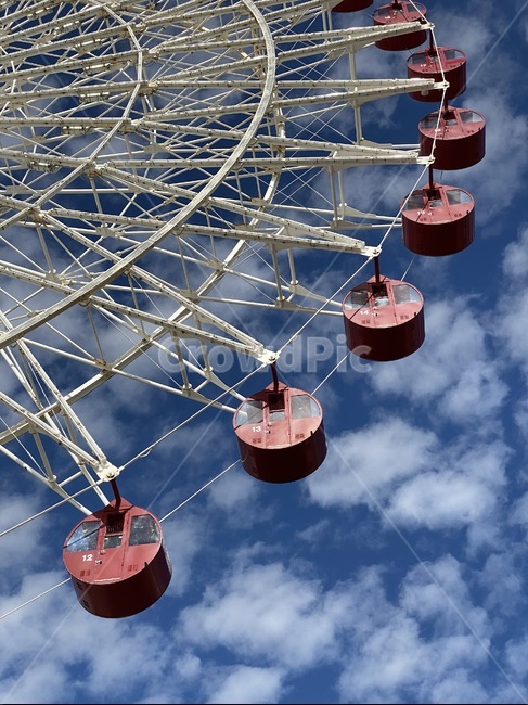 ferriswheel,놀이공원,관람차,하늘,공원,구름,경치,sky,bluesky,clouds,놀이공원,놀이동산,놀이터,amusement park,playground