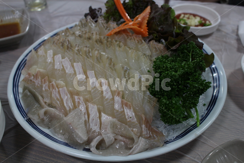 도다리회,회,rawfish,생선회,회한접시,음식,식재료,요리,food,cook,meal,dishes,food reserves,수산물,해산물,fishery products,seafood