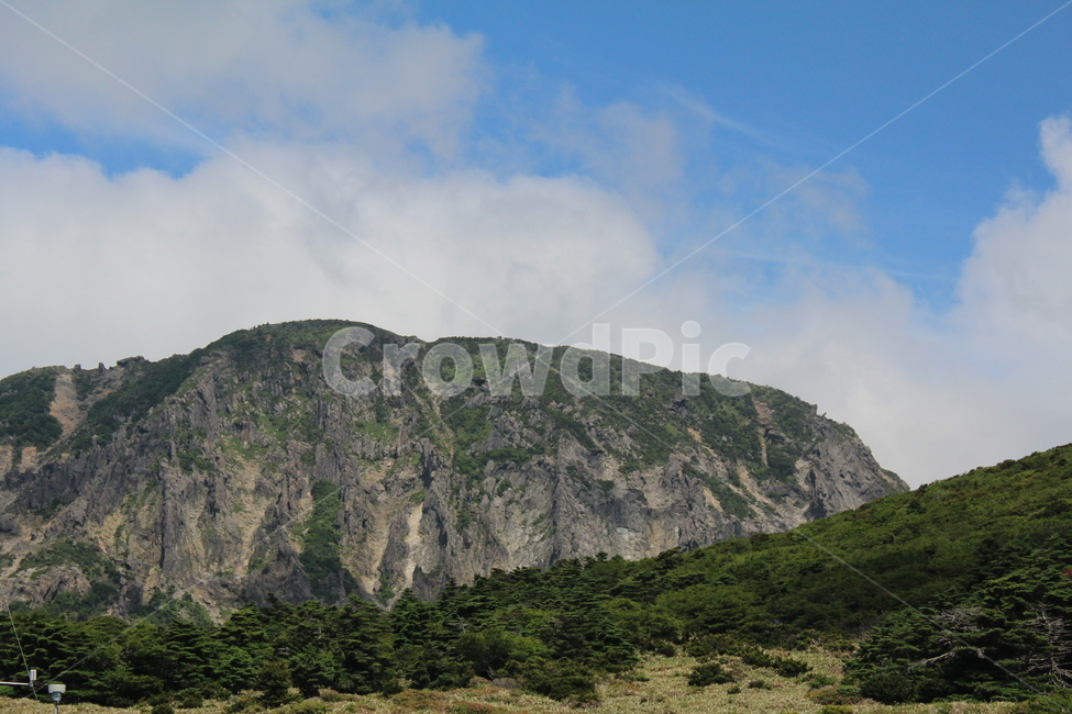 하늘,푸른하늘,구름,맑은하늘,맑음,제주도하늘,제주도,한라산풍경,한라산,남벽,등산하기좋으날,자연,풍경,nature,landscape,한국자연풍경,한국자연경관,korea nature landscape,outdoors,옥외