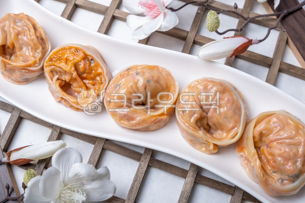 dumpling,Kimchi dumplings,holiday food,Korean,traditional food,holiday,Lunar New Year food,new year