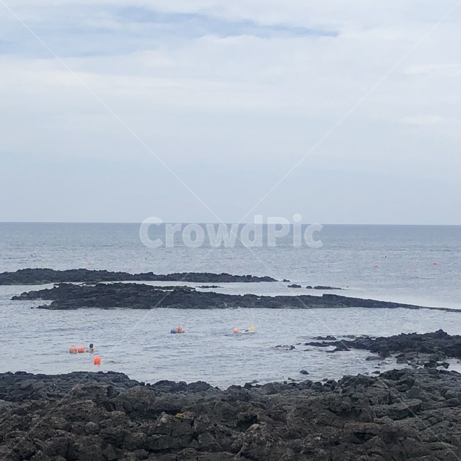 에메랄드빛바다,투명한바다,해수욕장,해변,돌,여름바다,여름해변,하늘,자연,sea,beach,bluesky,rocks,sand