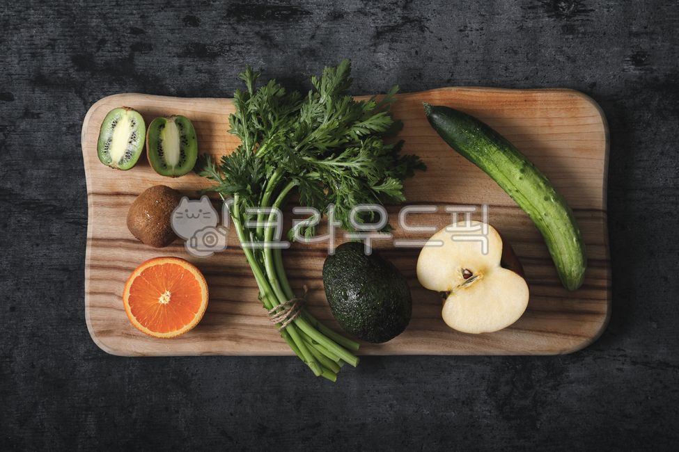 plane,rough,fruit,prepared,mugwort,vegetable,Orange,flat,vegetarian,dark,ingredients,wood,cutting board,diet,cooking,organic,Healthy,green,Cut,Background,vegan,side by side,Apple,Kiwi,Slice,Avocado,fresh