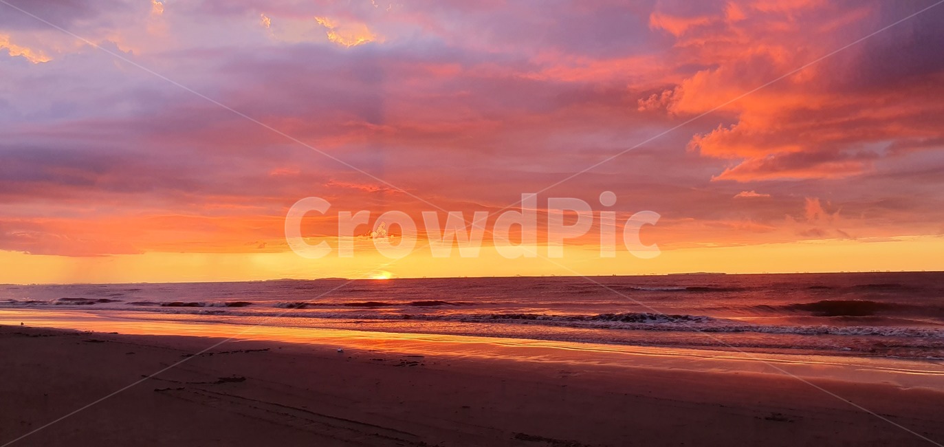 말레이시아,코타키나발루,봉가완,석양,선셋,자연,풍경,nature,landscape,해변,바다,beach,sea,outdoors,옥외,sunset,일몰,red sky,붉은 하늘,sky,하늘,dusk,황혼,dawn,새벽