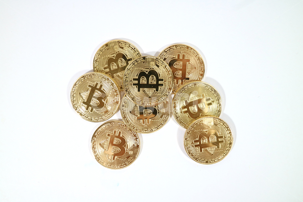 비트코인,가상화폐,암호화폐,블록체인,돈,동전,금융,경제,암호,디지털,온라인,화폐,오브젝트,누끼,금화,금융,돈,finance,banking,money,누끼,remove background