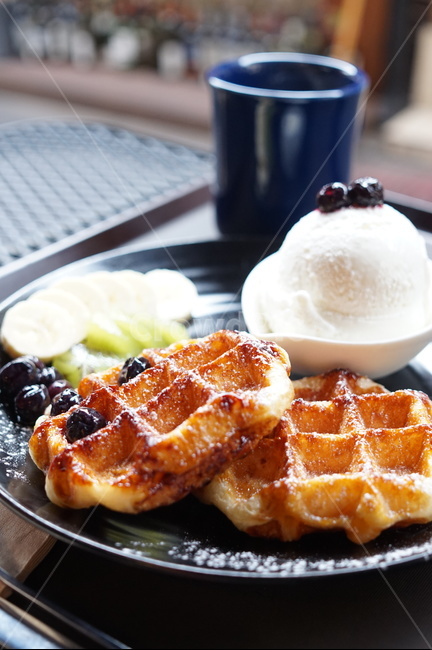 와플,젤라또,과일,카페,디저트,야외,맛있는,먹음직스러운,블루베리,icecream,dessert,크림,creme,아이스크림,food,음식,cream,디저트,간식,후식,dessert,snack