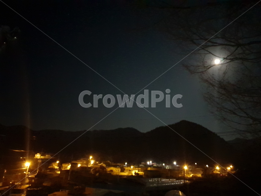 마을,밤풍경,별이빛나는밤,조명,하늘