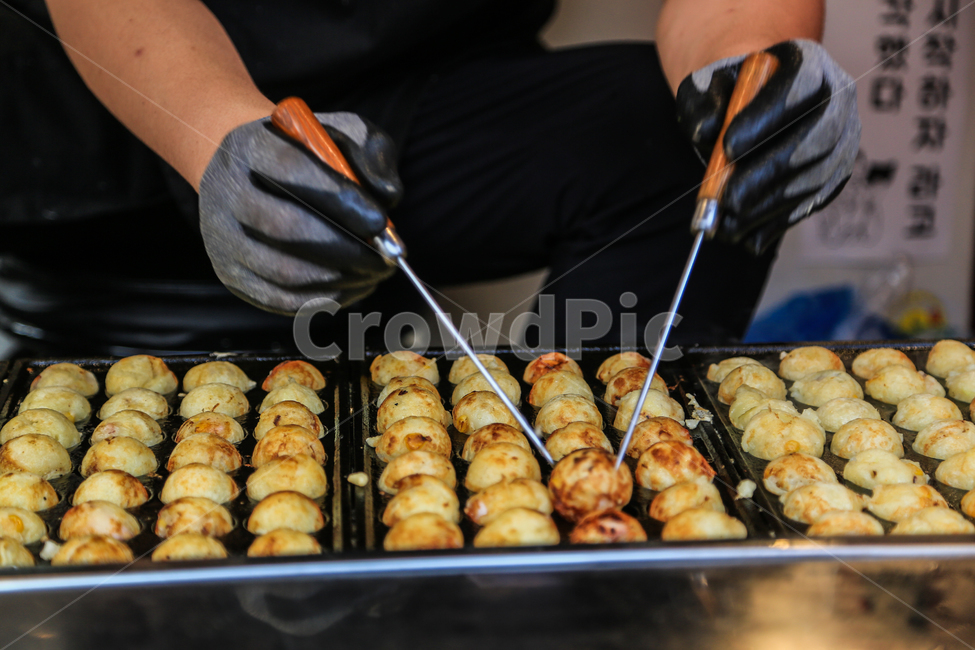 japanesfood,bread,Octopus Bread,Japanese food,snack,cook,dishes,food,meal,dessert,street food,cooking,Takoyaki