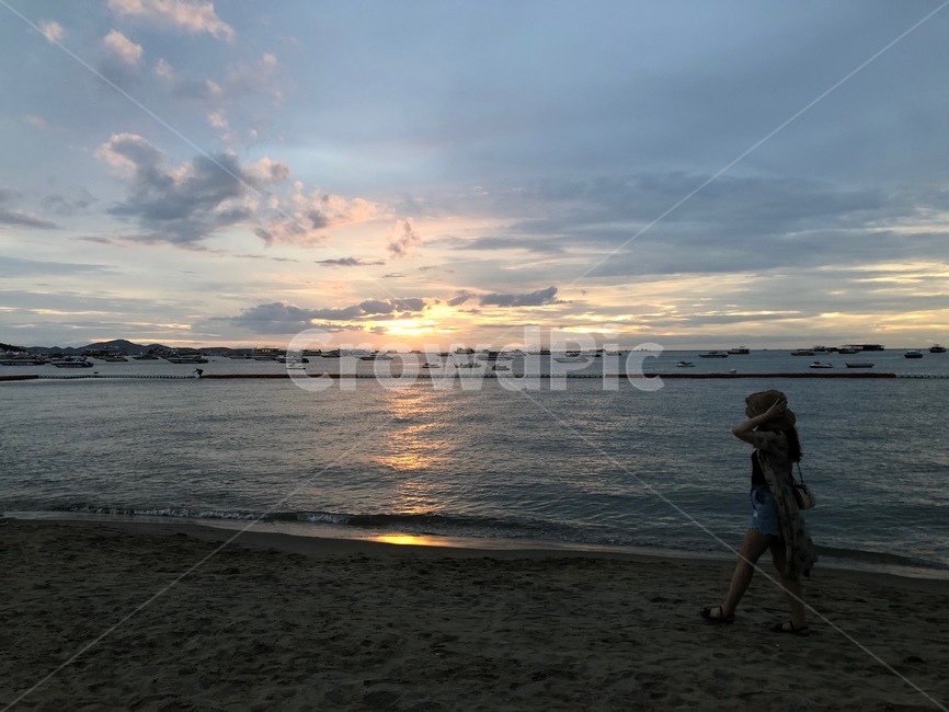 파타야,바다,여자,person,사람,human,인간,nature,자연,sea,비치,여자뒷모습,해외여행,태국바다,파타야비치,해변,뒷모습