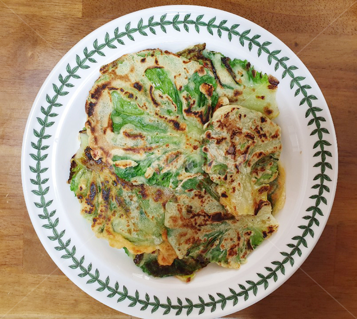 음식,부침개,봄동전,접시,food,음식,식재료,요리,food,cook,meal,dishes,food reserves
