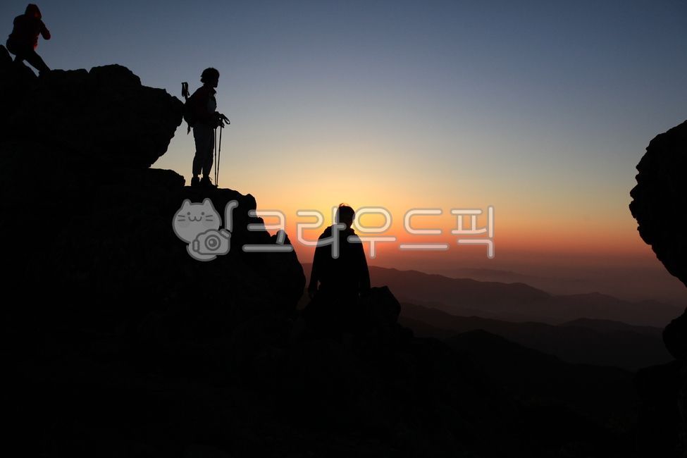 sky,A national park,sunrise,seseok,candlestick,nature,Seok,jirisanmountain,hiking,Jiri Mountain,nationalpark,mountain climbing,climb,outdoors,person,silhouette,Sunrise,climbing