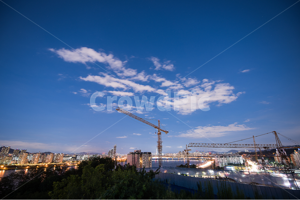 서울,야경,하늘,구름,아파트,도시,도심,밤,풍경,조명,건물,강,용봉정,river,landscape,seoul,night,nightview,nightscape,sky,cloud,야경,밤,풍경,nightscape,night,landscape,도시,city,한국도시풍경,한국도시경관,korea cityscape,construction crane,건설 크레인
