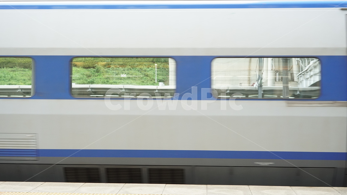 기차,열차,지하철,창문,창,여행,기다림,train,subway,station,교통,교통수단,traffic,transportation