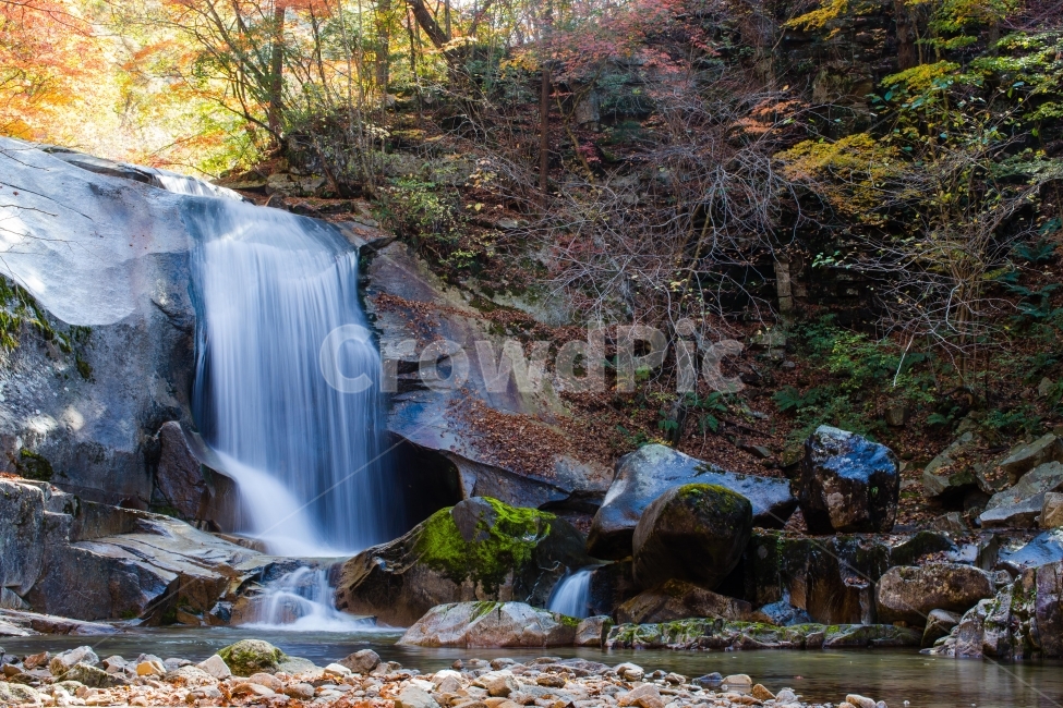폭포,가을,산,단풍잎,나뭇잎,계절,장노출,계곡,물,가을,계절,fall,autumn,season,자연,풍경,nature,landscape,한국자연풍경,한국자연경관,korea nature landscape,water,outdoors,옥외,river,강,waterfall