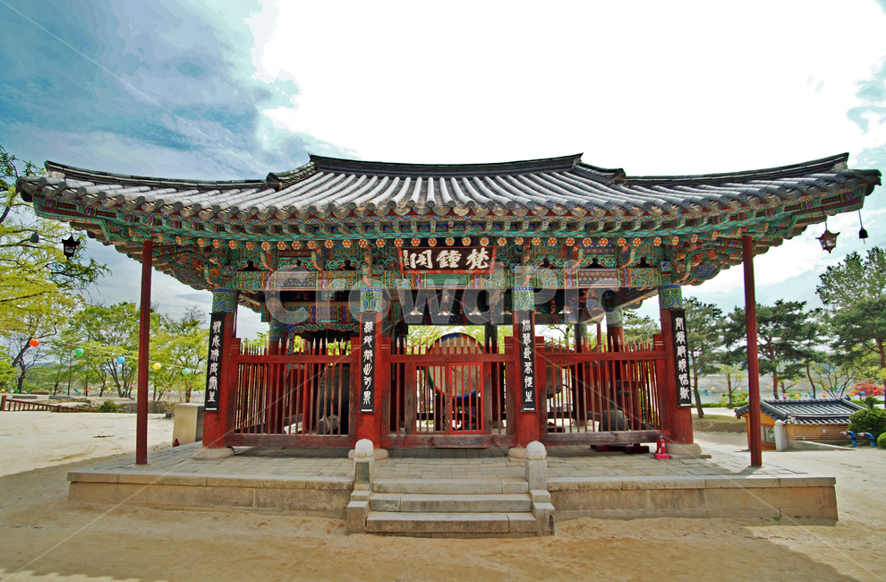 범종각,범종루,신륵사,불교사물,전각,고건축,사찰,한국전통,한국문화,korean traditional,korean culture