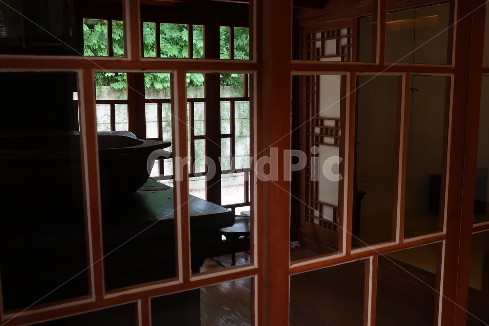 전통,빈티지,한옥,북촌,서울,한국,대한민국,집,디자인,창문,창호,문화,스타일,목재,주택,고풍,보존,보호,남산골,전통미,가옥,유리,문,한국전통,한국문화,korean traditional,korean culture,인테리어,실내디자인,interior design