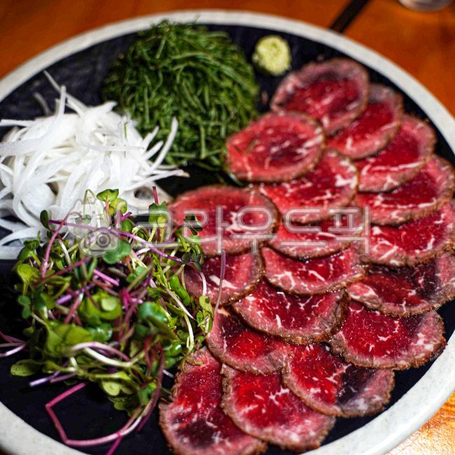 tataki,meat,Beef tataki,food