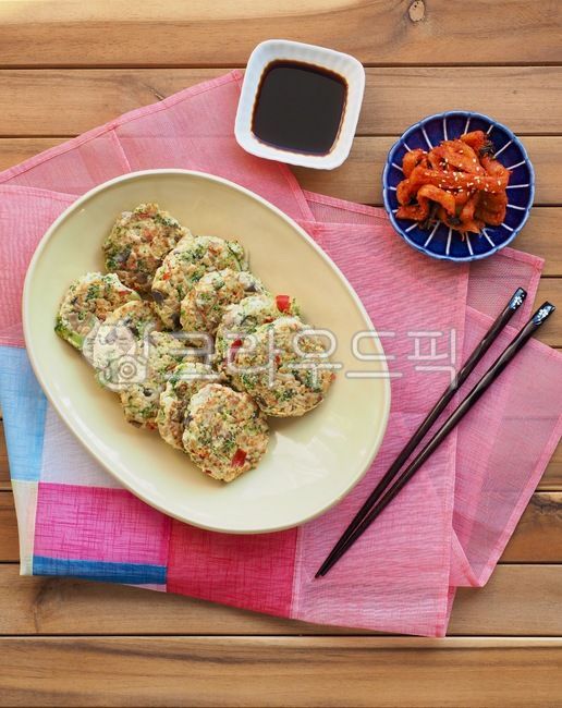 한식,동그랑땡,고기전,음식,한국음식,아시아음식,전통음식,한국전통음식,추석음식,설날음식,명절음식,요리,식사,원형,고기요리,meat,koreanfood,asianfood,traditionalfood,koreantraditionalfood,chuseokfood,food,holidayfood,sidedish,cooking,meal,circle,반찬,음식,식재료,요리,food,cook,meal,dishes,food reserves