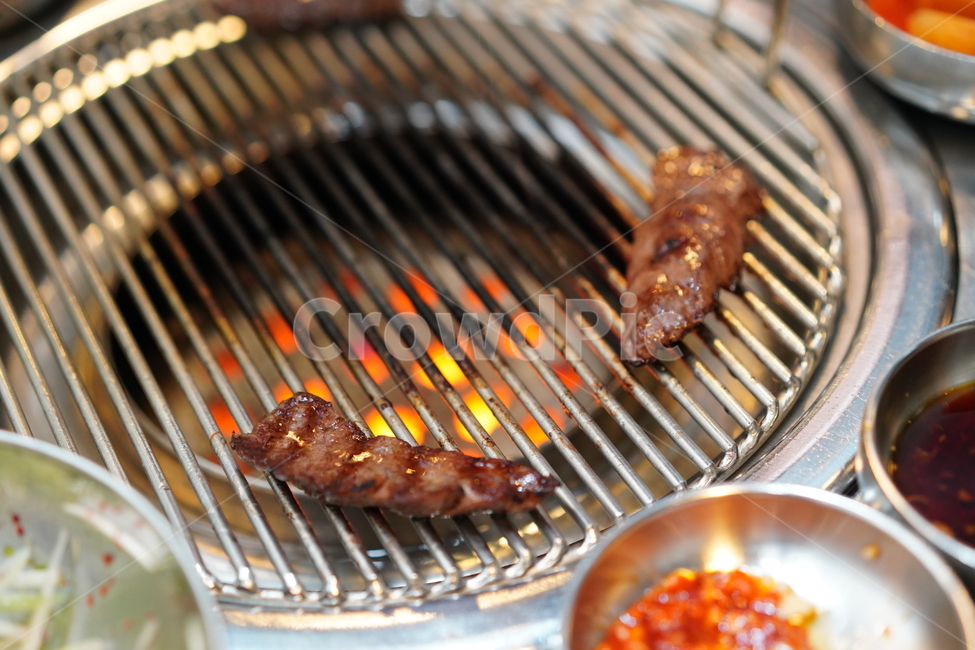고기,소고기,한우,육류,구이,불판,먹방,안주,식사,안주거리,술자리,음식,육식,푸드,음식,식재료,요리,food,cook,meal,dishes,food reserves,육류,고기,meat,한식,한국음식,한국요리,korean food,korean dishes,korean meal,korean cook