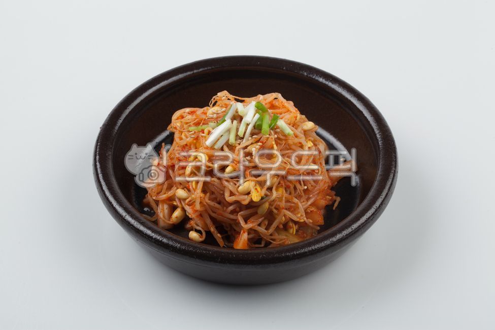 콩나물,나물,콩나물무침,무침,채소,야채,채식,날것,양념,음식,식사,식품,식료품,재료,식재료,음식재료,클로즈업,고소한,한국음식,한국문화,요리