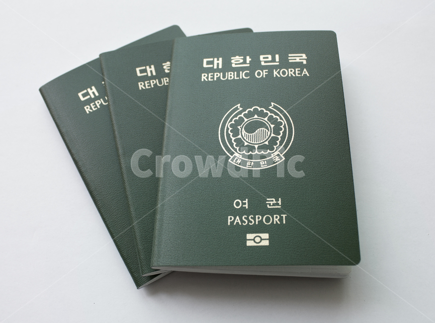 여권,한국여권,passport,대한민국여권,id,사물,물건,business,card,citizen,emigration,identification,identity,international,korea,pass,republicofkorea,security,한국,대한민국,클로즈업,탑앵글,탑뷰,탑,흰배경,쌓기,여행,휴가,traveling,vacation,trip