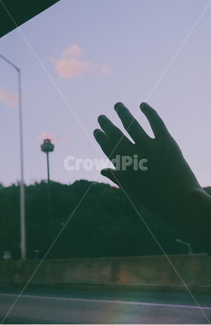 손,하늘,노을,구름,쓸쓸한,외로운,슬픈,감성적인,노을지는,저녁,어두운,밤