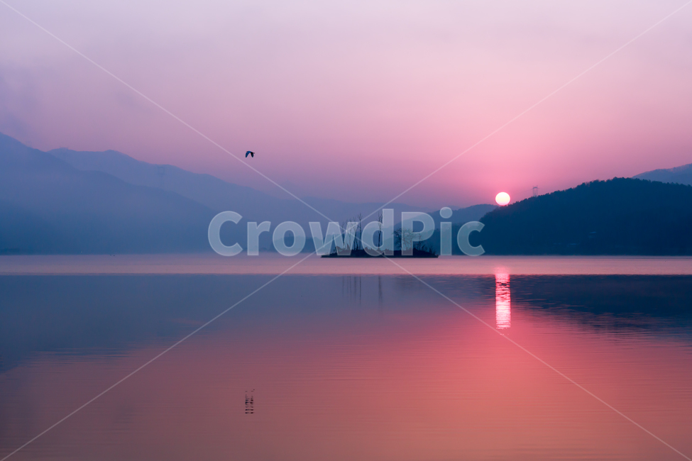 일출,일몰,하늘,새벽,대한민국,한국,풍경,태양,해,바다,해변,해피,행복,red,blue,sky,dawn,sunrise,sunset,cloud,korea,southkorea,두물머리,두물머리일출,양평,경기도,landscape,nature,자연,outdoors,옥외,2020,새해,newyear,오렌지,orange,붉은노을,자연,풍경,nature,landscape,한국자연풍경,한국자연경관,korea nature landscape,새해,new year