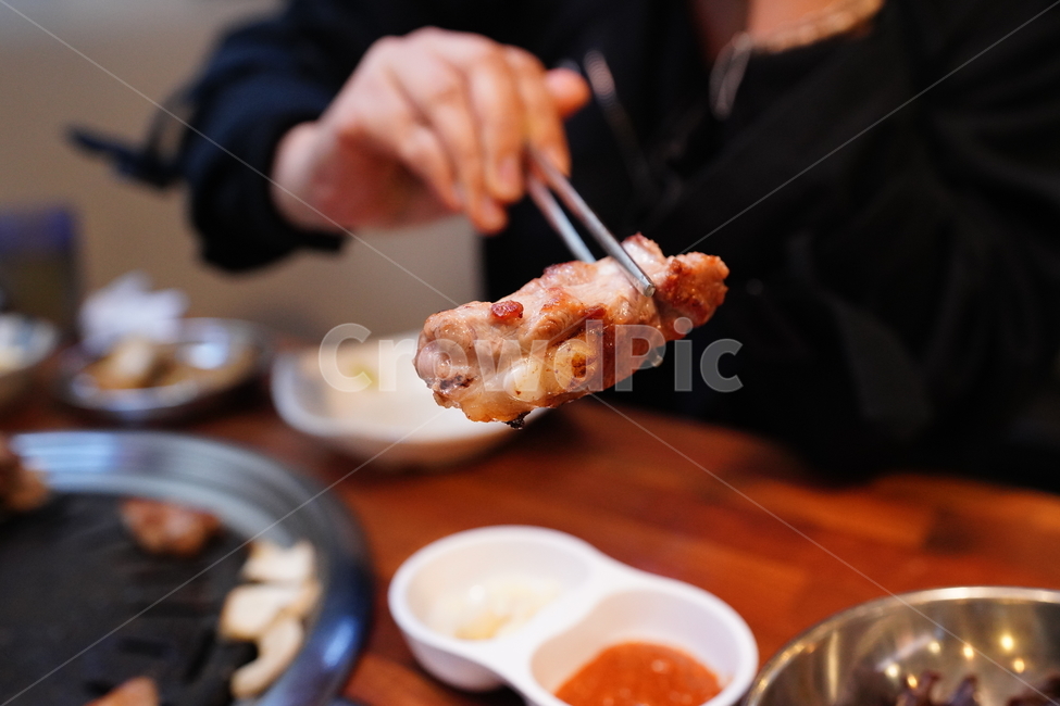 고기,돼지,육류,육식,안주,음식,불판,삼겹살,구이,한식,먹방,먹거리,푸드,식사,음식,식재료,요리,food,cook,meal,dishes,food reserves,육류,고기,meat