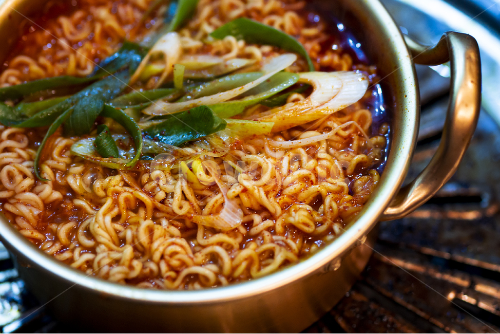 라면,속풀이,해장,대파,매운,안주,술안주,면발,쫄깃한,누들,얼큰한,맛있는,한국,음식,음식점,고깃집,고기,불판,음식,식재료,요리,food,cook,meal,dishes,food reserves,면류,면요리,noodles,한식,한국음식,한국요리,korean food,korean dishes,korean meal,korean cook