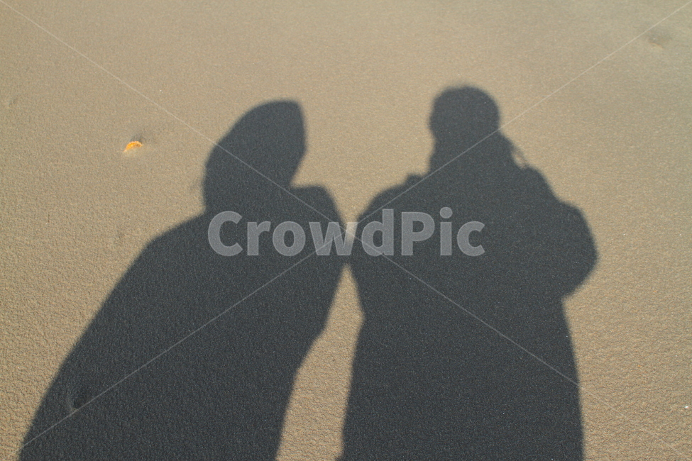 감성,감성사진,남자,모래사장,그림자,인물실루엣,사람실루엣,character silhouette,human silhouette,sand,모래,nature,자연,outdoors,옥외,asphalt,아스팔트