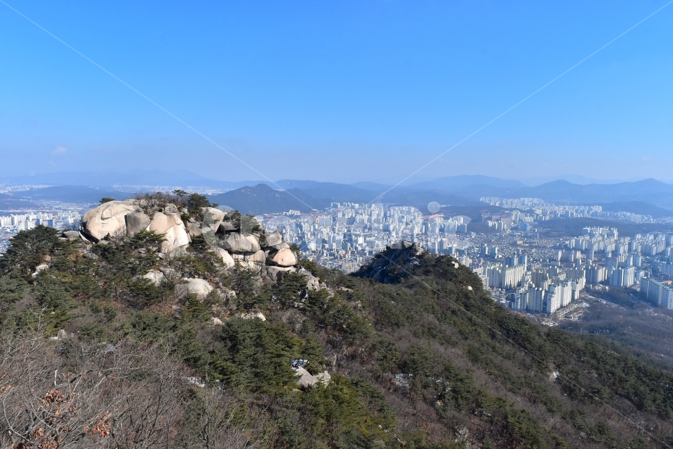 사패산,풍경,겨울,자연,눈,스포츠,선바위,보루,국립공원,회룡바위,갓바위,등산,산행,nature,snow,겨울풍경,느낌,아름다운,신비로운,경이로운,기암,바위,암봉,암릉,다큐,필,힐링,명산,landscape,winter,season,트레킹,100대명산,인기명산,조망,전망,바윗길,암릉길,명품송,소나무,한국자연풍경,한국자연경관,korea,북한산국립공원,Korea,National,Park,원도봉,겨울,계절,winter,season,자연,풍경,nature,landscape,한국자연풍경,한국자연경관,korea nature landscape,도시,city,한국도시풍경,한국도시경관,korea cityscape,slope,경사,outdoors,옥외,경치,scenery