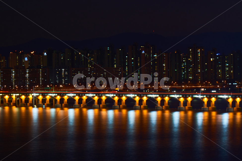 야경,다리,한강,도시,물그림자,road,sunset,night,light,nightlight,seoul,korea,도심,건물,건축,야경,밤,풍경,nightscape,night,landscape,도시,city,한국도시풍경,한국도시경관,korea cityscape,water,물,waterfront,워터 프론트,port,포트,dock,독,pier,교각