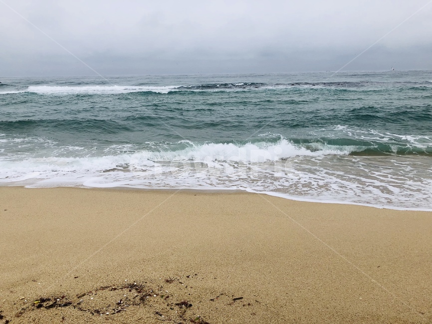 바다,강릉,강릉바다,모래사장,포말,파도치는,하얀파도,맑은바다,겨울바다,koreasea,해변,바다,beach,sea