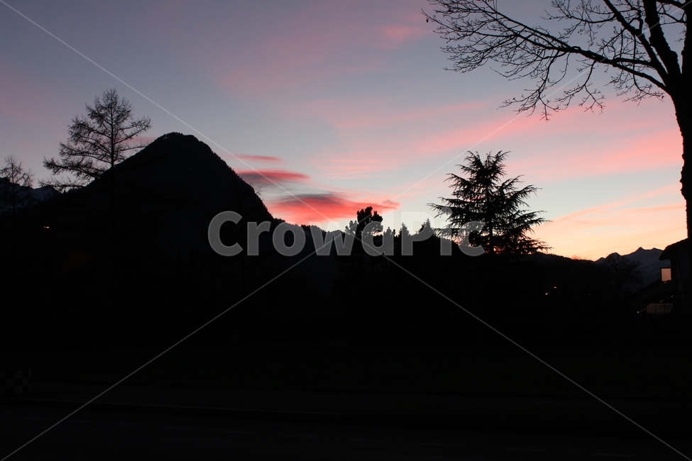 노을,풍경,자연,산,하늘,구름,sunset,nature,mountain,sky,cloud,자연,풍경,nature,landscape,실루엣,그림자,silhouette,shadow,tree,나무,plant,식물,outdoors,옥외,dawn,새벽,red sky,붉은 하늘,일몰,dusk,황혼