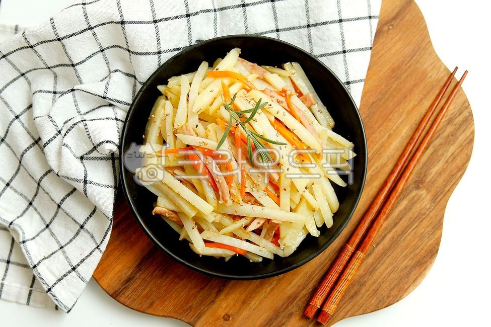 감자볶음,감자채볶음,감자요리,감자햄볶음,반찬,요리,음식