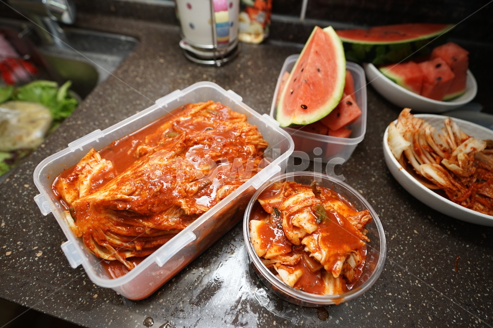 김치,반찬,한국,한국음식,음식,식단,푸드,배추,집반찬,배추김치,한식,우리것,고춧가루,hot,포기김치,채소,야채,음식,식재료,요리,food,cook,meal,dishes,food reserves,채소,야채,vegetables,한식,한국음식,한국요리,korean food,korean dishes,korean meal,korean cook