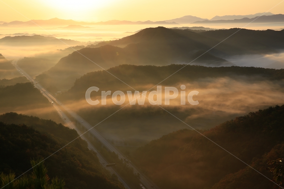 수리티재,운무,풍경,일출,여명,일출사진,sun,landscape,수리티,속리산,보은,구름,안개,도로,궤적,자연,풍경,nature,landscape,한국자연풍경,한국자연경관,korea nature landscape,flare,플레어,light,빛,outdoors,옥외
