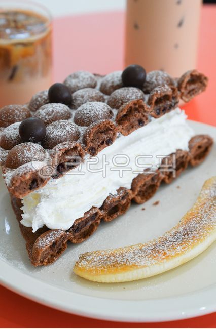 banana,Vanilla Latte,snack,creme burelle,milk tea,cream,Latte,milk cream,waffle,whipping cream,dessert,coffee,Choco,Hong Kong Waffle,sugar,cafe drinks,Chocolate Waffle