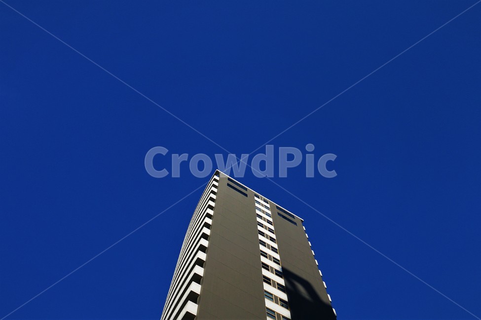 sky,exterior wall of building,town,officebuilding,city,building,blue,company,Emotion,high rise building,apartment