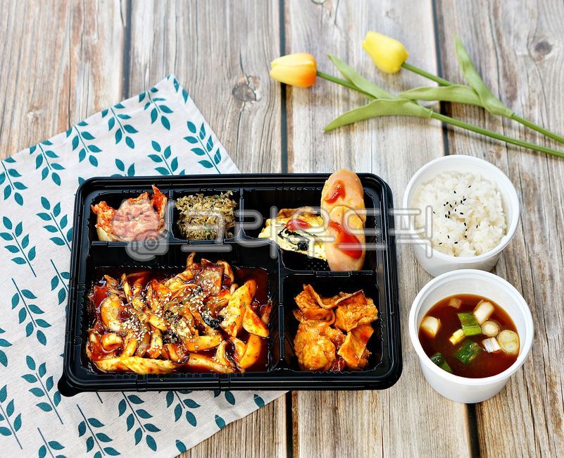 갑오징어도시락,도시락,점심,음식,한식,밥,국,쌀밥,맛있는,반찬,한국음식,대한민국음식,식사,한끼,무침,lunch,meal,food,옛날쏘세지반찬,멸치볶음,김치반찬