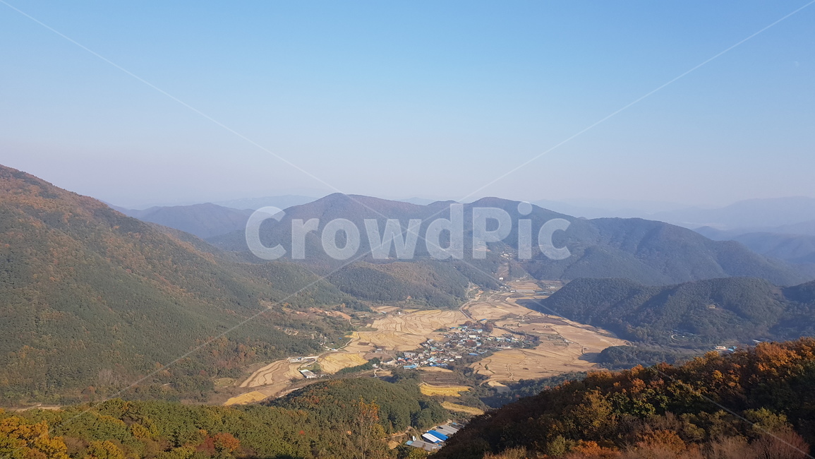 가을,산정상,경치,가을풍경,작은마을,하늘,지평선,산세,자연,풍경,감성