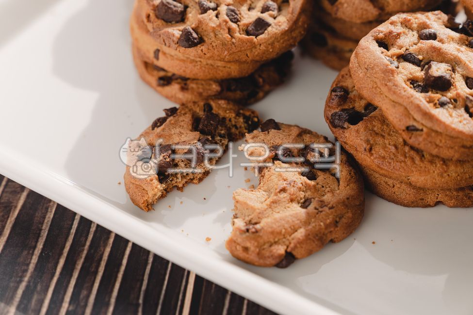 쿠키,초코칩쿠키,초콜릿,비스킷,과자,음식,음식,식재료,요리,food,cook,meal,dishes,food reserves,디저트,간식,후식,dessert,snack