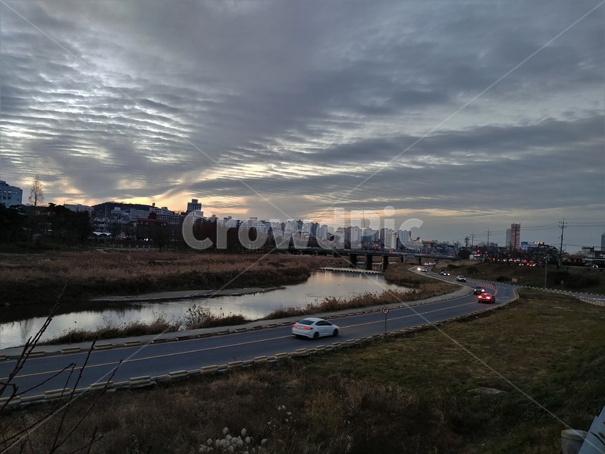 저녁풍경,저녁노을,저녁,노을,하늘,sky,도시풍경,city,구름,cloud,도시,풍경,city,landscape,한국도시풍경,한국도시경관,korea cityscape,road,도로